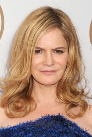 Jennifer Jason Leigh