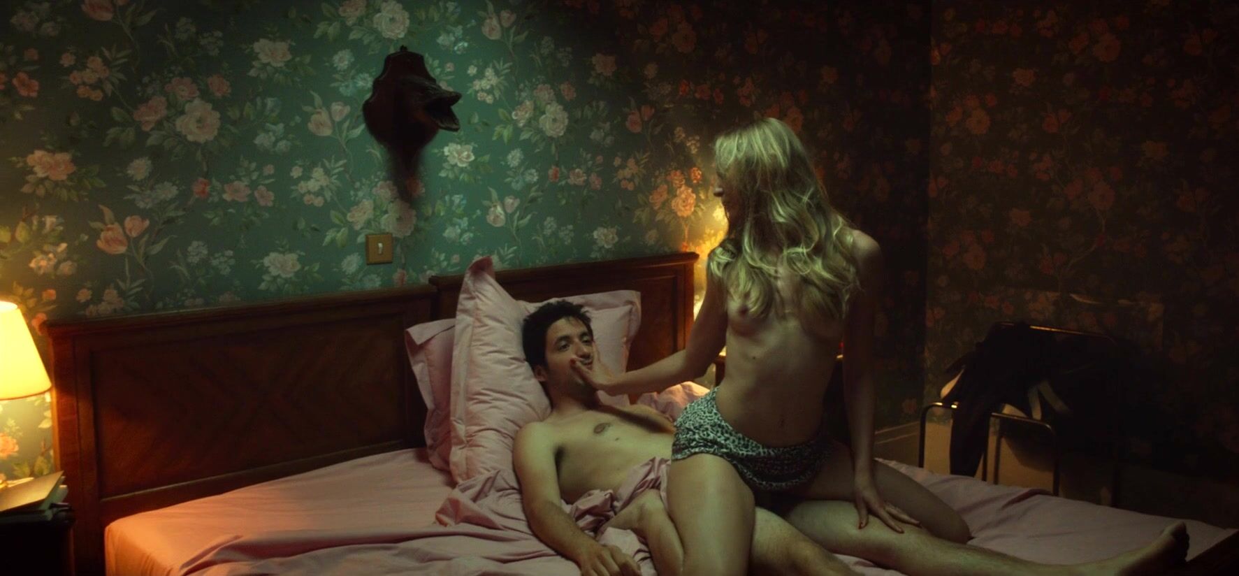 Nude in Radiostars BluRay 1080p!