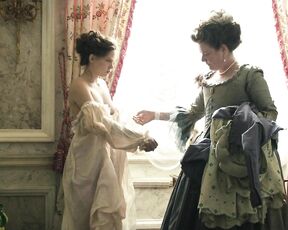 Completely Nude in Les adieux a la reine BluRay 1080p!