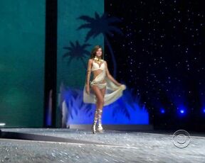 at Victorias Secret Fashion Show 720p!