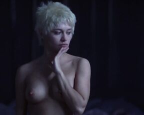 Topless in Rien Dans Les Poches!