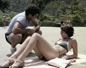 in Bikini in As Intimidades de Analu e Fernanda!