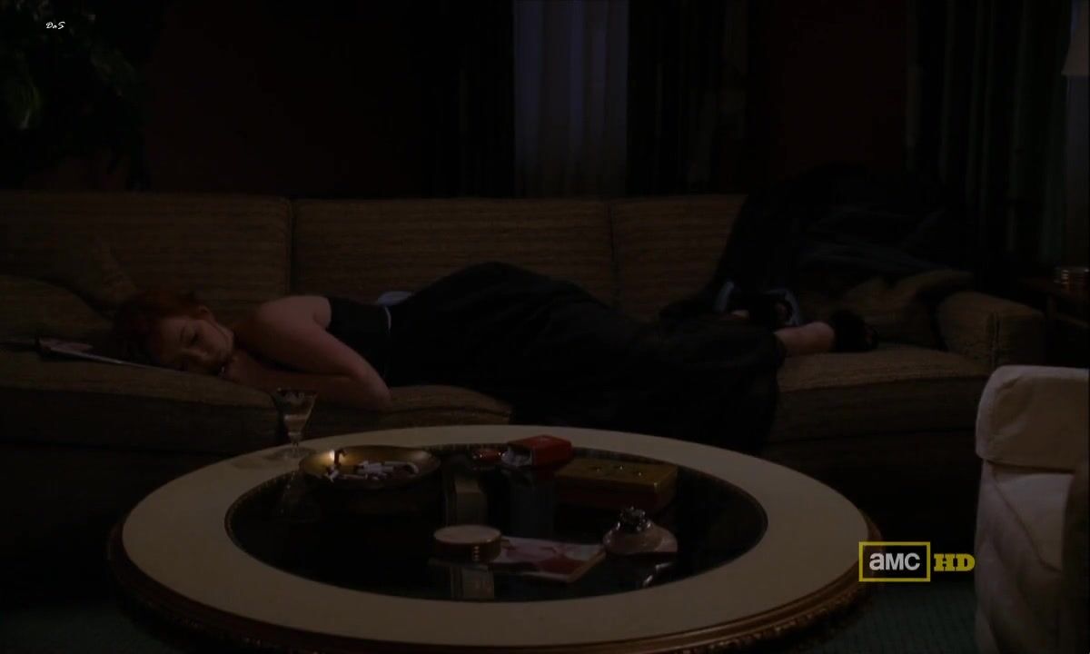 Cleavage on Mad Men s03e06 hdtv720p!