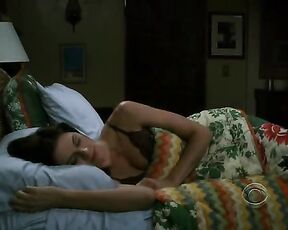huge Cleavage on Two and a Half Men S07E0607!
