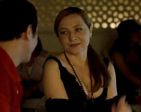 Cleavage from 7 Minutos!