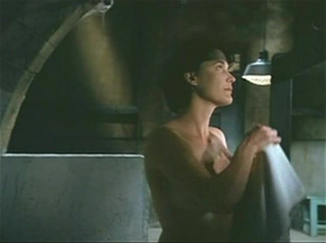 Rebecca Chambers and Toni Naples Nude Showering together in Prison Heat!