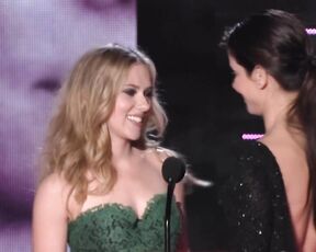 Scarlett Johansson and Sandra Bullock Kissing at the 2010 MTV Awards!