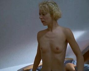 Nude in Beatrice Manowski!