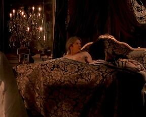 Nude in Le Pacte des Loups BluRay 720p!