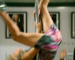 pole dancing on Suburgatory s1e03!