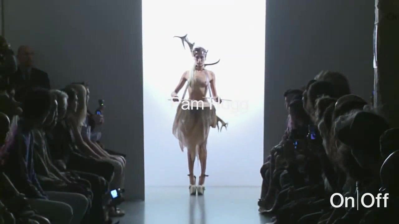 Nude fashion Oops!
