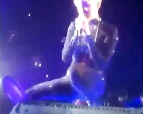 Miley Cyrus and Katy Perry Kiss on Bangerz Tour!