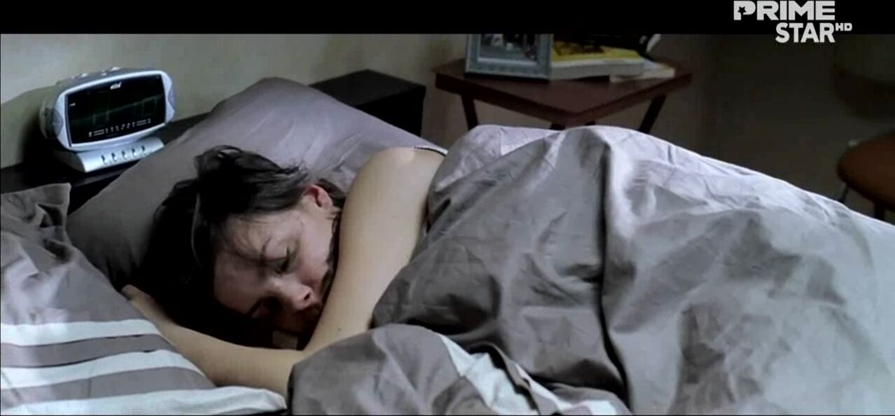 Wearing Nothing in Linkeroever 720p HD!