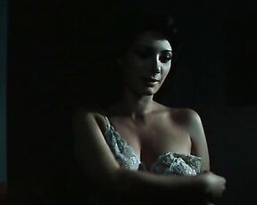 Edwige Fenech and Florence Barnes Completely Naked in La Moglie Vergine!