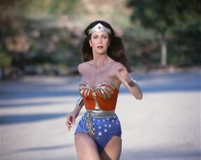 (Wonder Woman) Huge Bouncing Breasts Slomo!