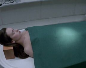 Nice and Nude in Lifeforce (HDTV)!