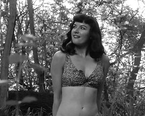 Gretchen Mol and Cara Seymour Nude in The Notorious Bettie Page HD!