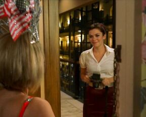 nice Cleavage on Pushing Daisies S1e7!