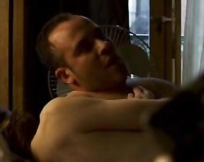 Undressed in bed from Salir Pitando!