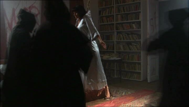 Completely Naked in Snuff-Movie!